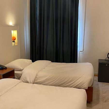 New Park Hotel Amman Buitenkant foto